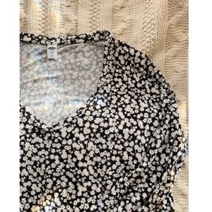 Old Navy Long Sleeve Floral Top
